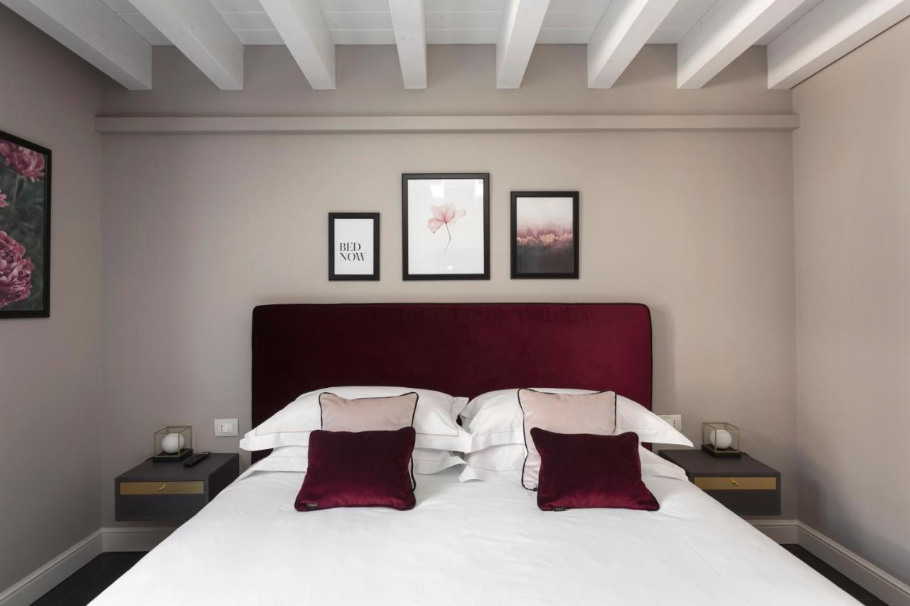 Santarella * Milan